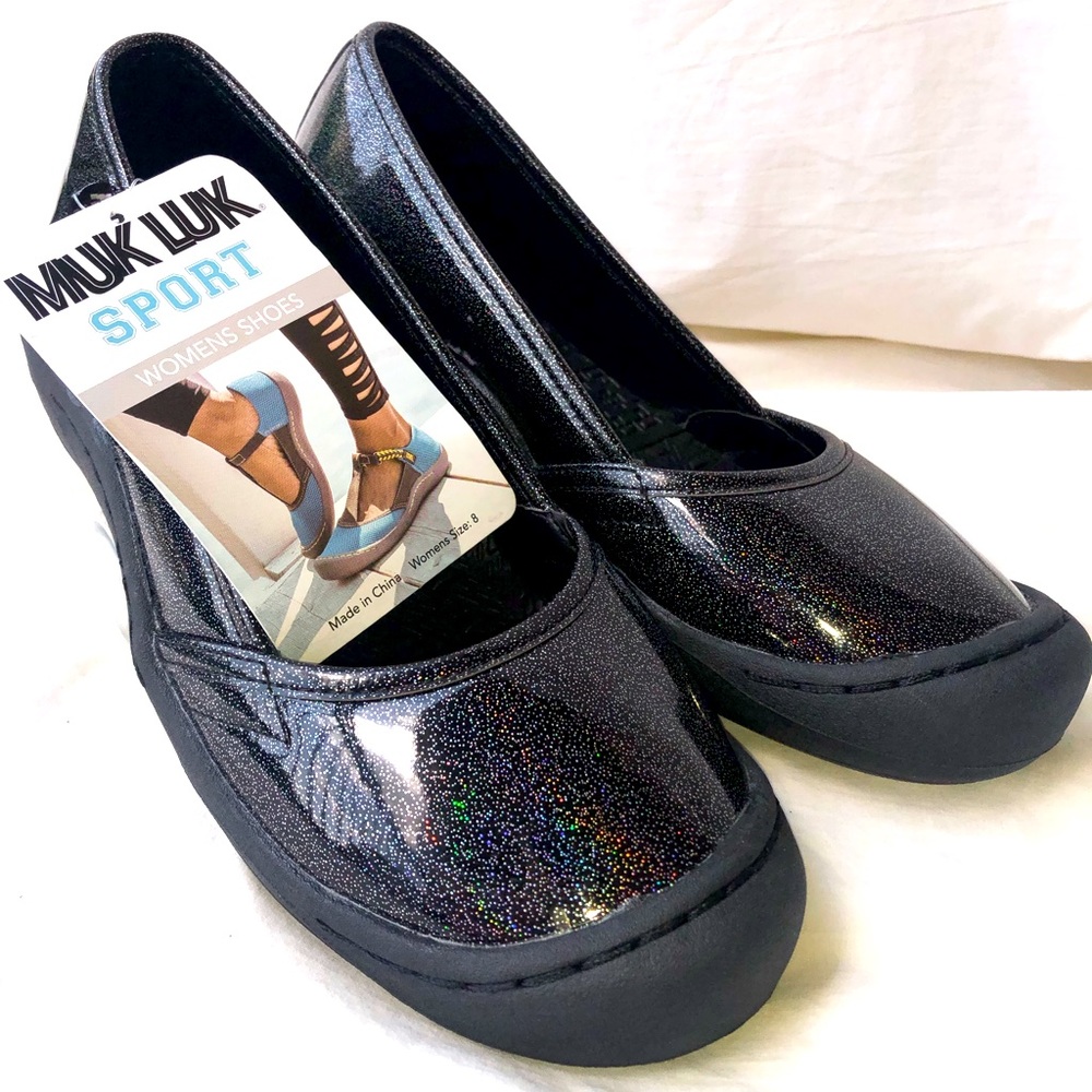 NWT RARE Muk Luks women’s Size 8 sport athletic slip-on shoes sneaker black